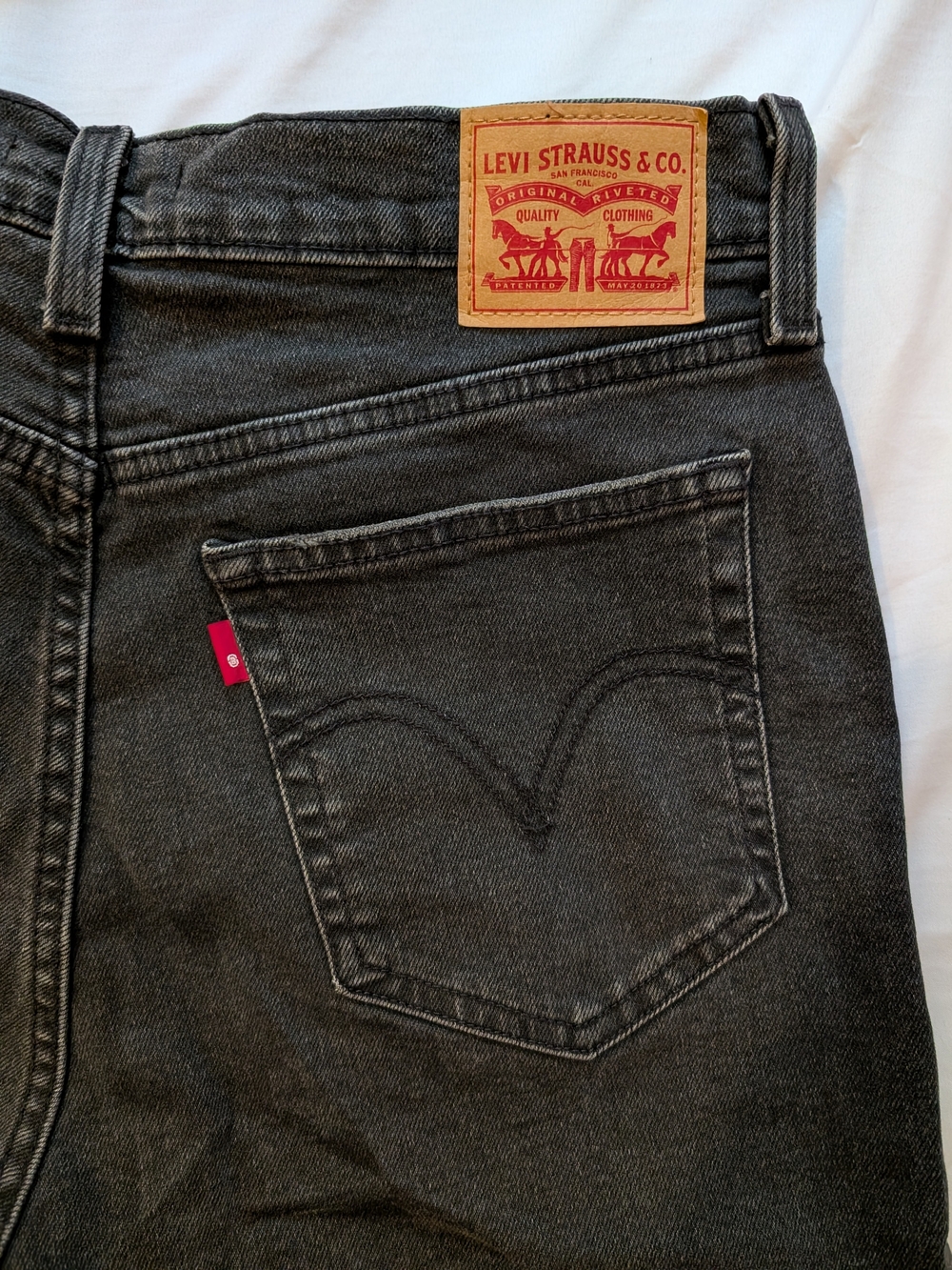 Levi's Men's Charcoal Gray Slim Straight Jeans with Red Tab
